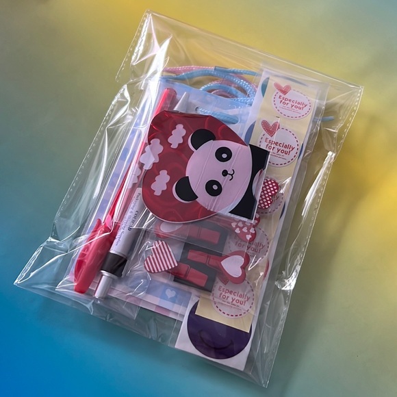 Set 26 pcs Bags Stickers Pen Note Book, Heart Clips + 1 GIFT - Picture 12 of 12